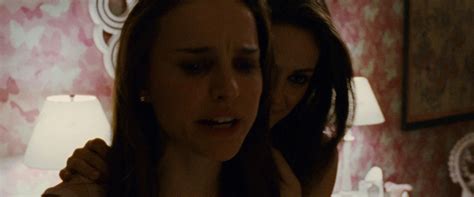 natalie portman mila kunis sex|Natalie Portman & Mila Kunis Lesbian Sex in Black Swan.